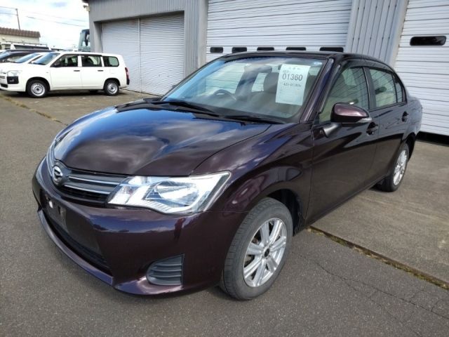 1360 Toyota Corolla axio NZE164 2014 г. (LUM Hokkaido Nyusatsu)